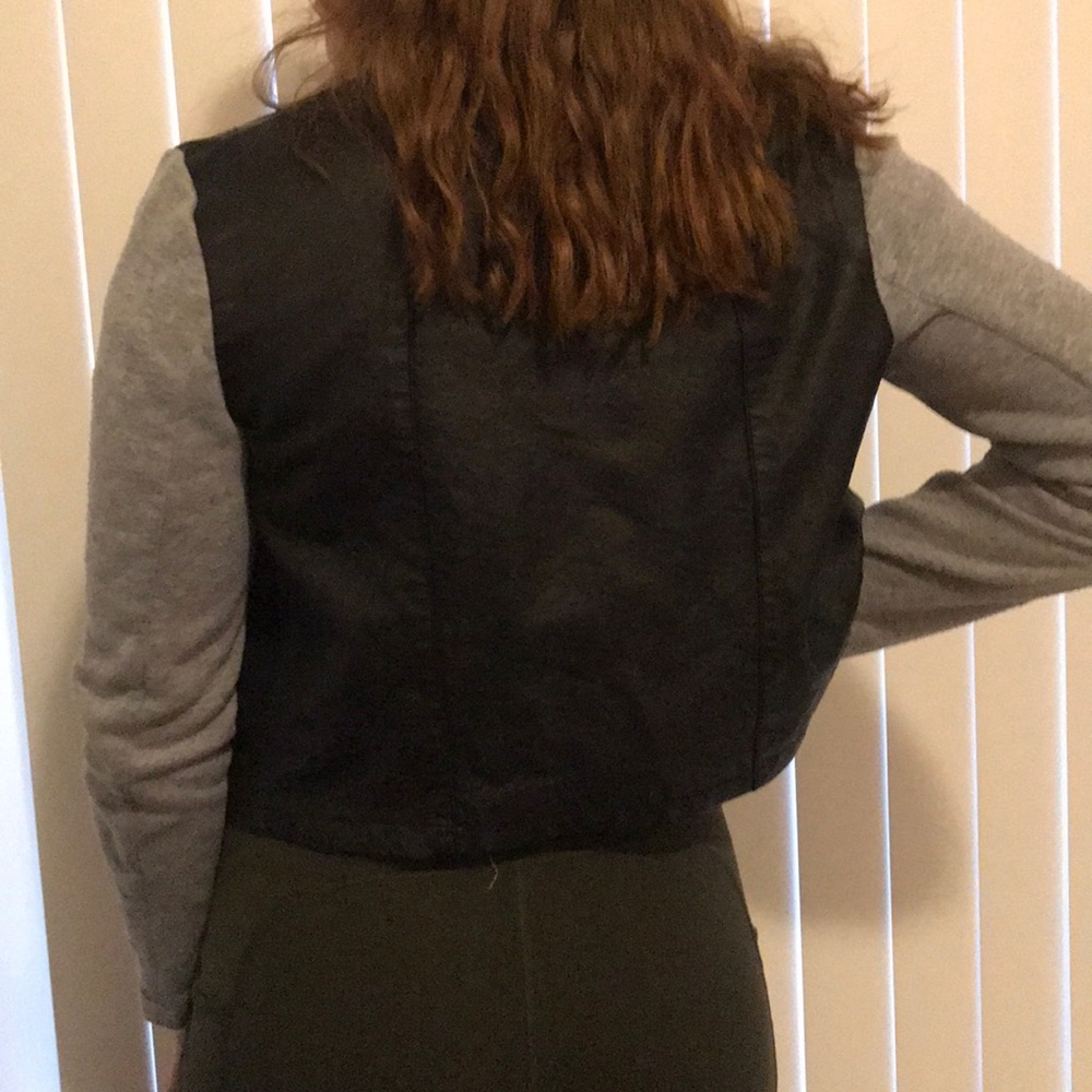 Leather jacket - Picture 3 of 4